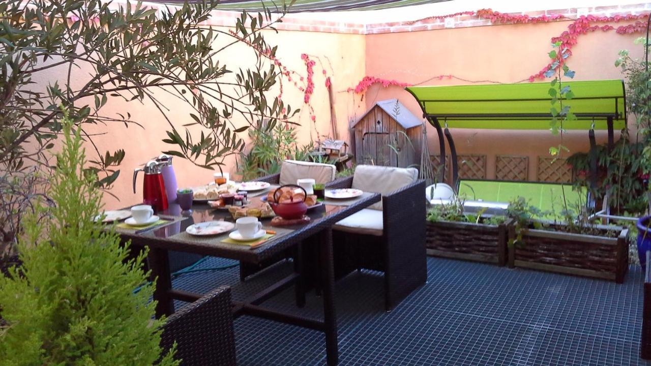 Autan Des Couleurs Bed & Breakfast อัลบี ภายนอก รูปภาพ
