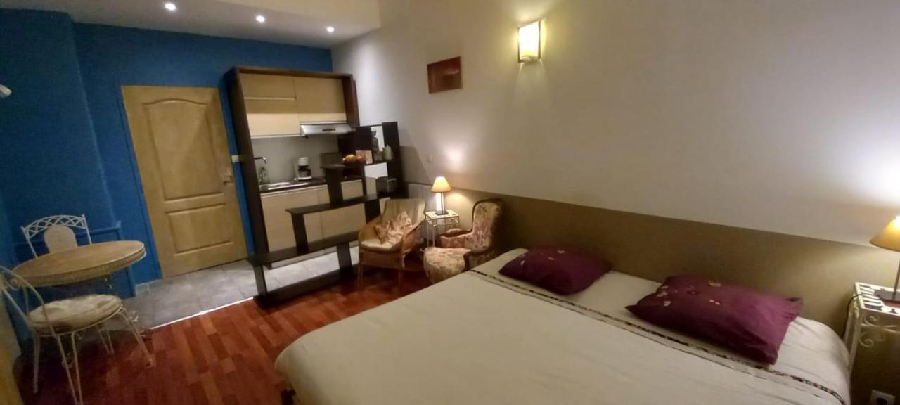 Autan Des Couleurs Bed & Breakfast อัลบี ภายนอก รูปภาพ